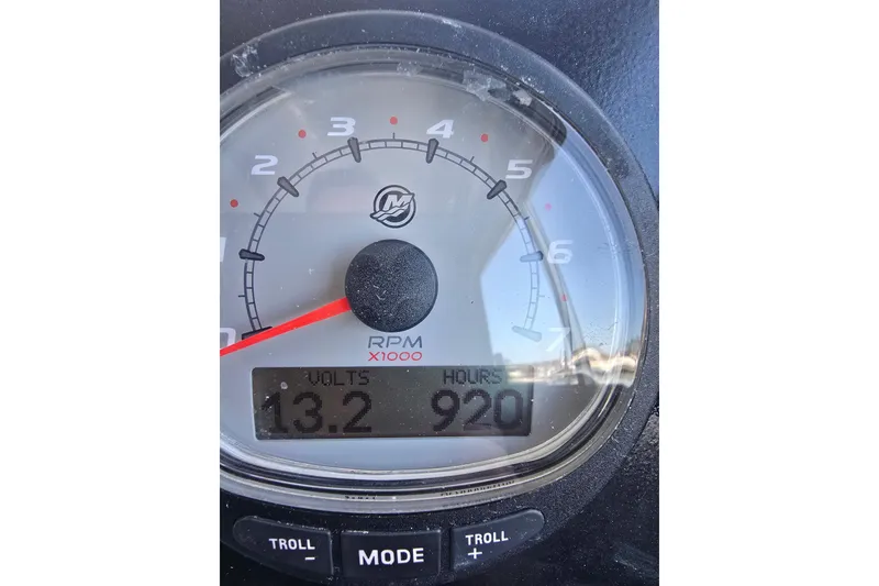 Slide: The Image of Tachometer of 2021 KingFisher 2825 Coastal Express showing 920 hours and 13.2 volts. - 12