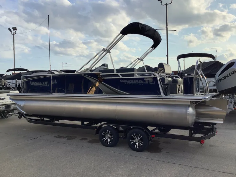 The Image of Tahoe 2385 LTZ Quad Lounger Shift 2026 - 1