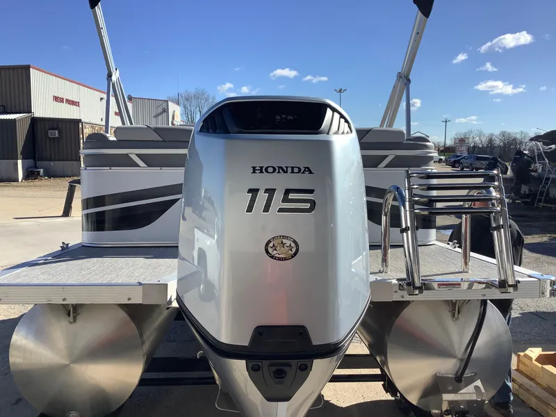 The Image of Tahoe 2180 LTZ Quad Lounger Shift 2026 - 4