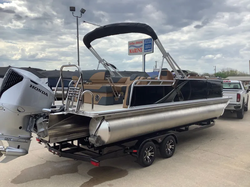 The Image of Tahoe 2385 LTZ 2026 - 1