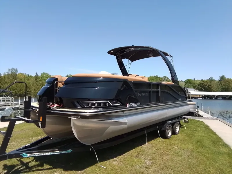 The Image of Harris 230 GRAND MARIN 2023 - 1
