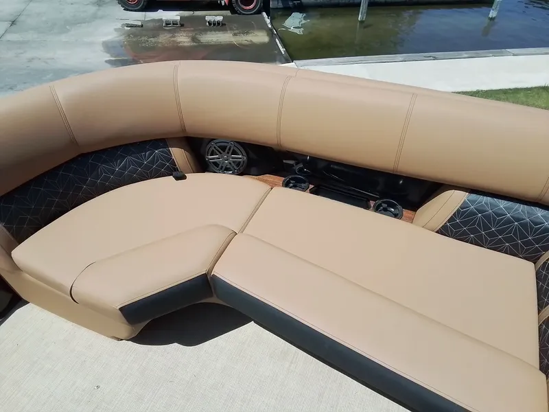 Slide: The Image of Luxurious seating on Harris 230 GRAND MARIN 2023 boat. - 13