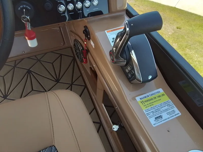 Slide: The Image of Interior of 2023 Harris 230 GRAND MARIN with throttle and controls. - 32