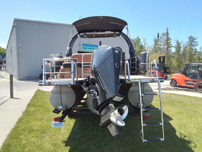 Slide: The Image of Harris 230 GRAND MARIN 2023 pontoon boat with outboard motor. - 8
