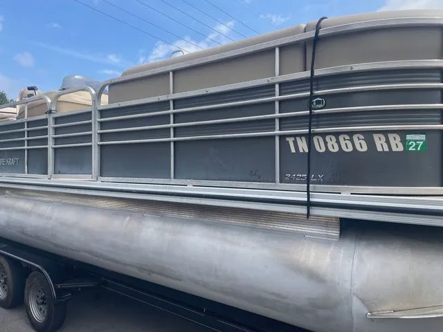 The Image of Leisure Kraft Boats 2425 LX 2019 - undefined