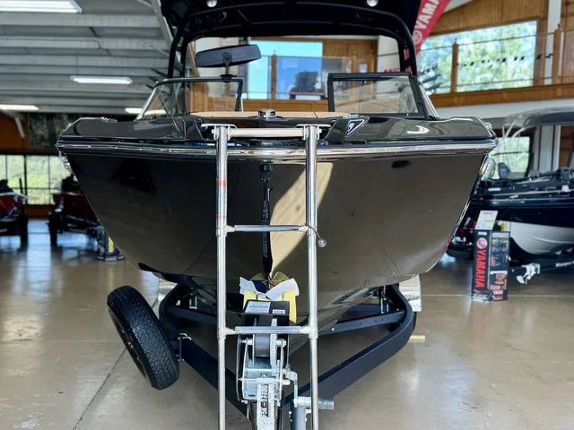 Slide: The Image of Yamaha 255XD 2026 - 18