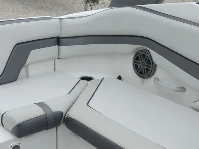 Slide: The Image of Yamaha AR240 2018 - 16