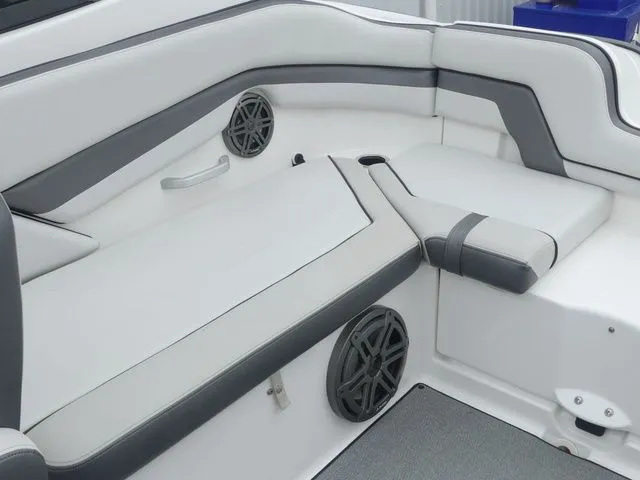 Slide: The Image of Yamaha AR240 2018 - 18