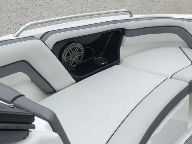 Slide: The Image of Yamaha AR240 2018 - 33
