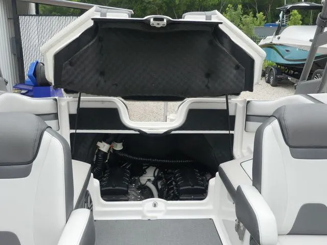 Slide: The Image of Yamaha AR240 2018 - 47