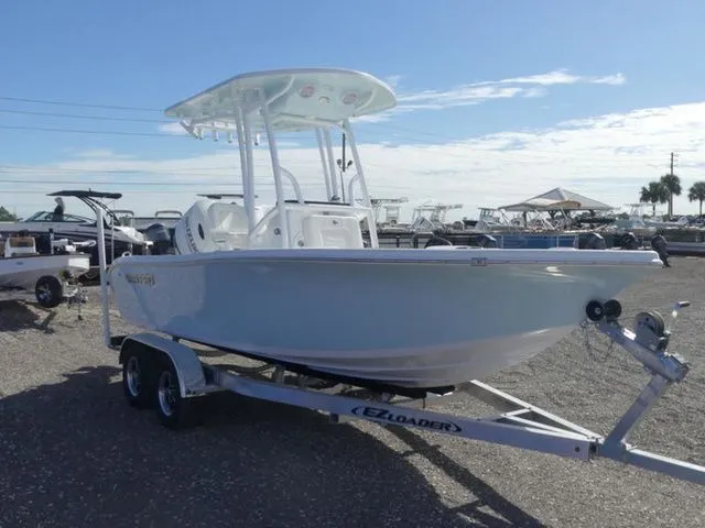 Slide: The Image of Sea Pro 202 Center Console 2026 - 2