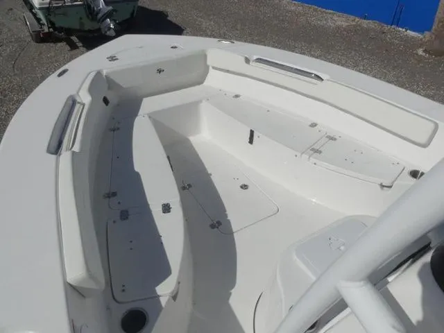 Slide: The Image of Sea Pro 202 Center Console 2026 - 6