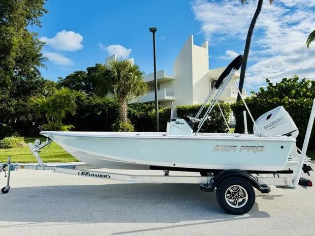 Slide: The Image of Sea Pro 172 Bay 2026 - 2