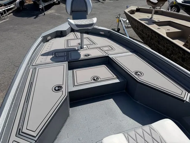 Slide: The Image of Excel Bay Pro 220 Elite - 200 HP Suzuki 2027 - 4