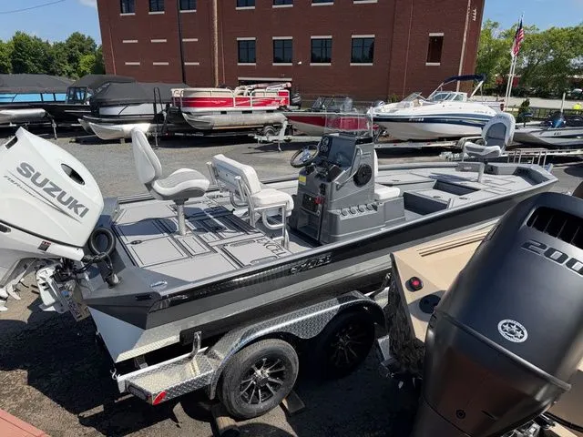 Slide: The Image of Excel Bay Pro 220 Elite - 200 HP Suzuki 2027 - 7