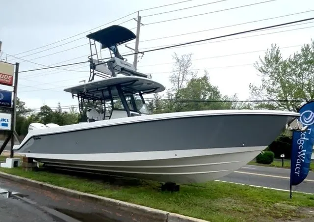 The Image of Edgewater 340CC Center Console 2025 - 1