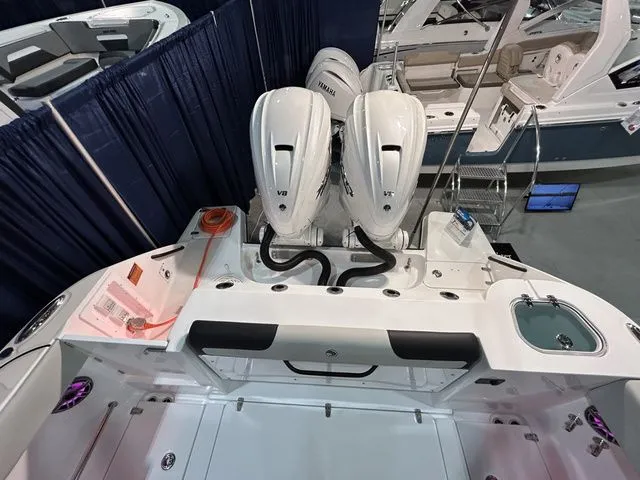 Slide: The Image of Edgewater 340CC Center Console 2025 - 11