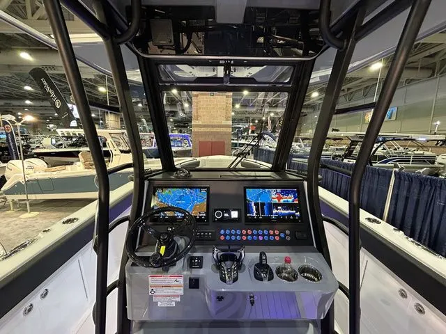 Slide: The Image of Edgewater 340CC Center Console 2025 - 6