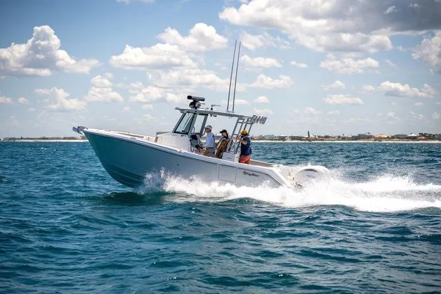 The Image of Edgewater 285CC Center Console 2026 - 1