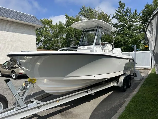 The Image of Edgewater 250CC Center Console 2026 - 1