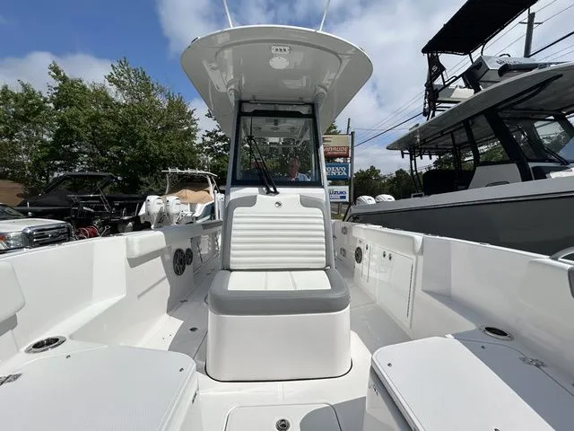 Slide: The Image of Edgewater 250CC Center Console 2026 - 6