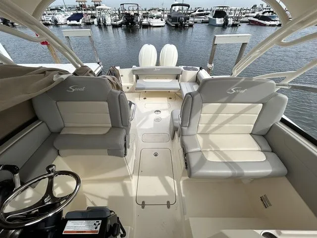 Slide: The Image of Scout 255 Dorado 2020 - 7