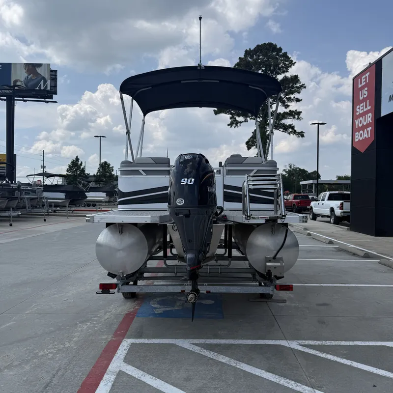 Slide: The Image of Avalon Venture Quad Lounge - 19' 2026 - 8