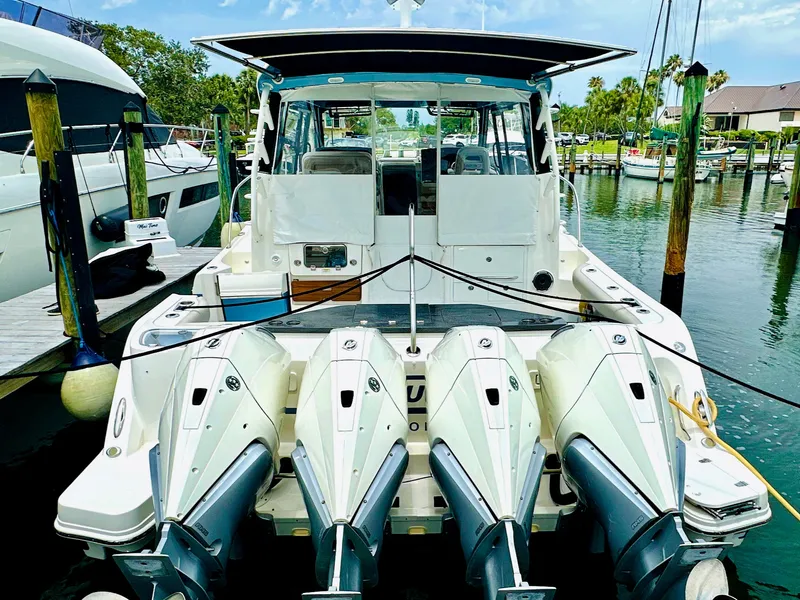 Slide: The Image of Boston Whaler 405 Conquest 2023 - 25