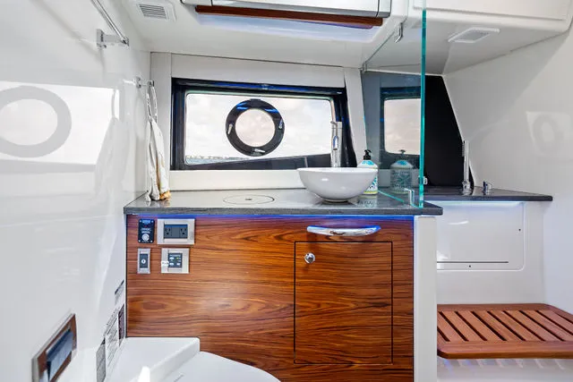 Slide: The Image of Boston Whaler 405 Conquest 2023 - 40