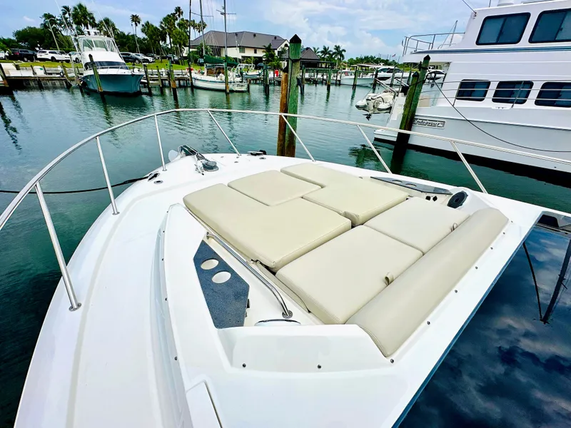 Slide: The Image of Boston Whaler 405 Conquest 2023 - 6