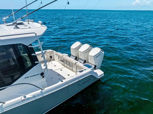 Slide: The Image of Boston Whaler 405 Conquest 2023 - 51
