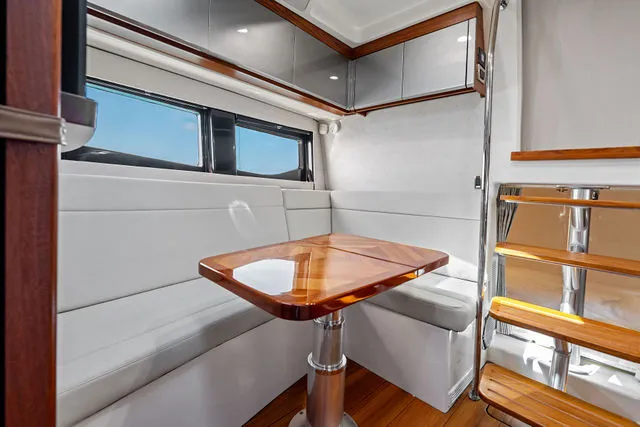 Slide: The Image of Boston Whaler 405 Conquest 2023 - 33