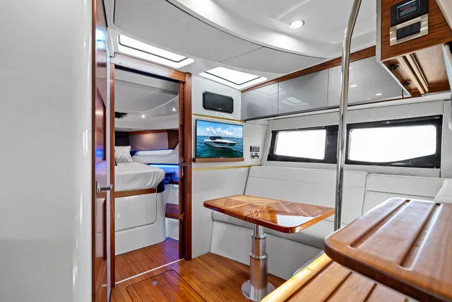Slide: The Image of Boston Whaler 405 Conquest 2023 - 36
