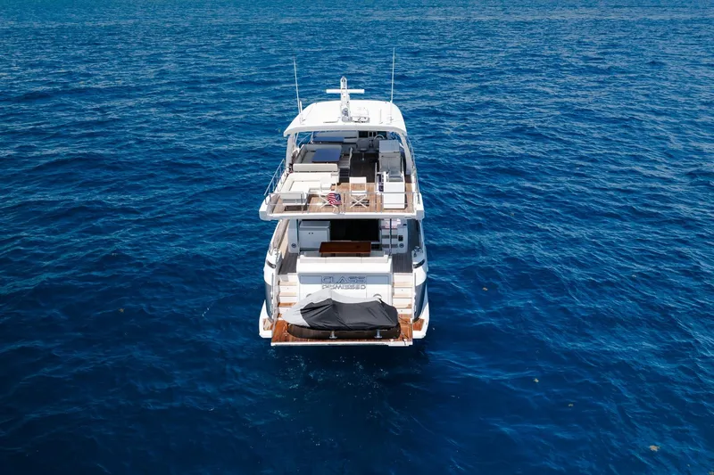 Slide: The Image of Azimut Fly 72 yacht, 2017 model, cruising on open blue sea. - 26