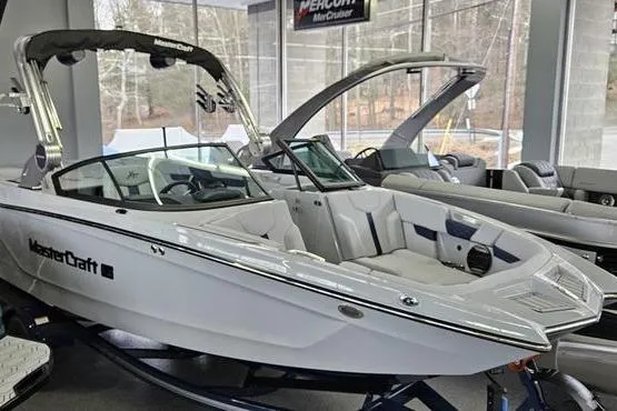 The Image of MasterCraft XT24 2026 - 1