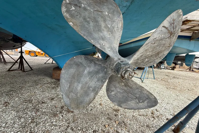 Slide: The Image of Propeller of 1979 Hatteras 46 Convertible yacht on dry dock. - 39