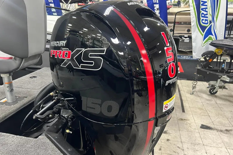 Slide: The Image of Mercury Pro XS 150 engine on 2025 Alumacraft Trophy 185X Sport boat. - 10