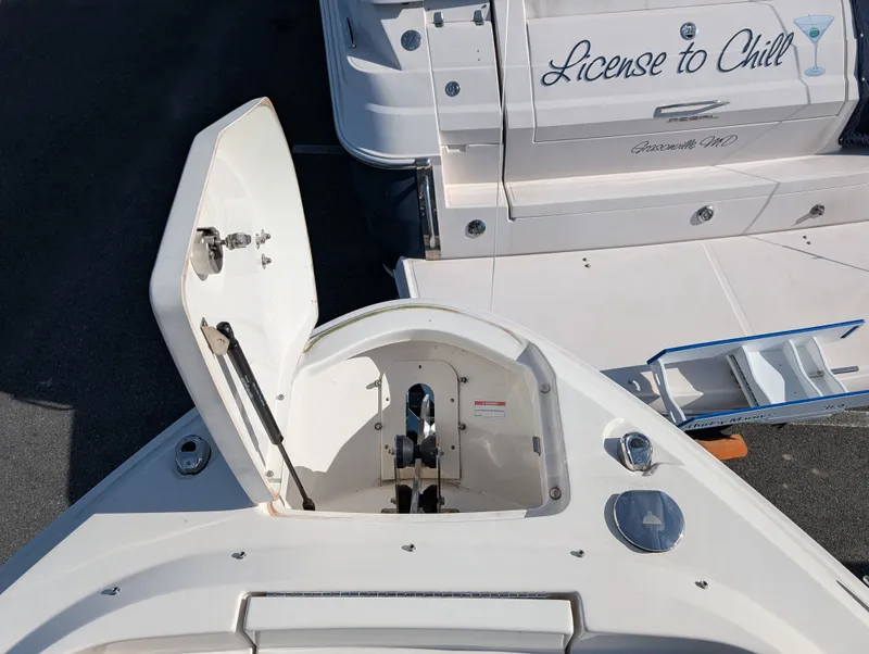 Slide: The Image of Sea Ray SLX 400 Outboard 2023 - 15