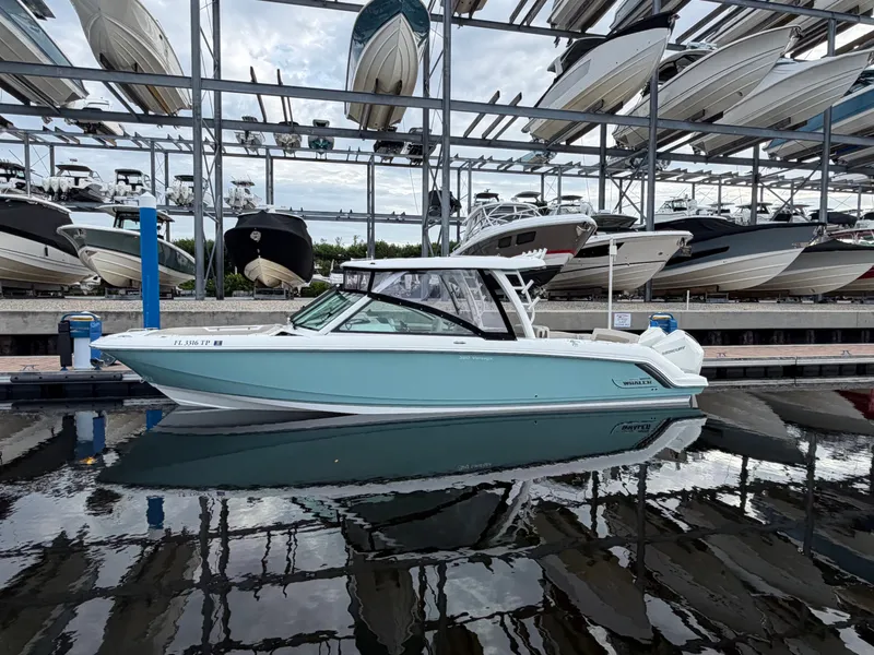 Slide: The Image of Boston Whaler 320 Vantage 2023 - 2