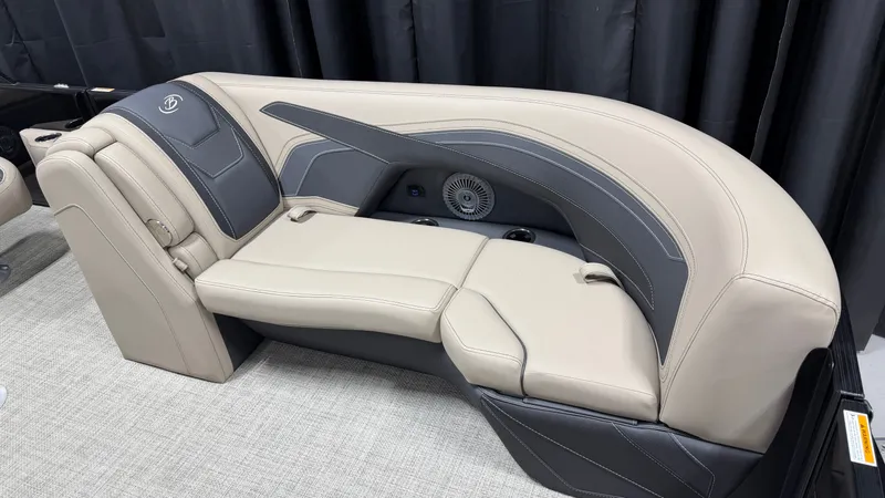 Slide: The Image of Barletta Cabrio22UC 2027 - 18
