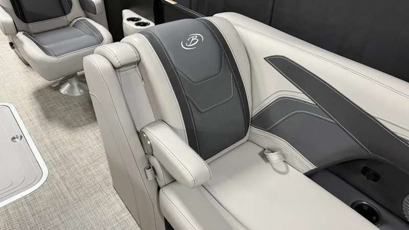 Slide: The Image of Barletta Cabrio22QC 2027 - 25