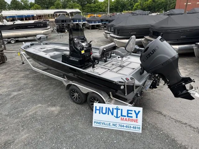 The Image of Excel Bay Pro 220 Elite - 200 HP Suzuki 2027 - 1