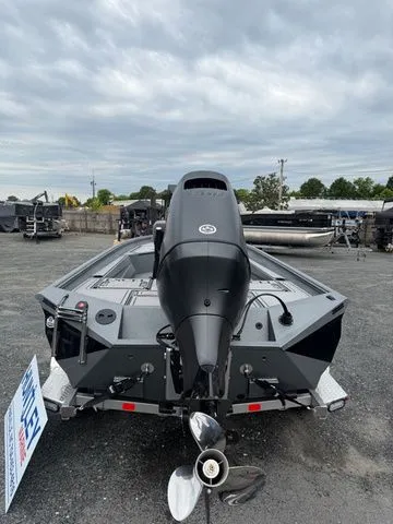 Slide: The Image of Excel Bay Pro 220 Elite - 200 HP Suzuki 2027 - 3