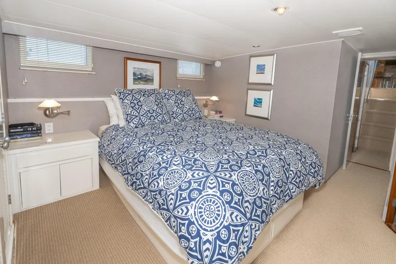 Slide: The Image of Bedroom in a 1971 Burger 64 Pilothouse Motoryacht. - 38