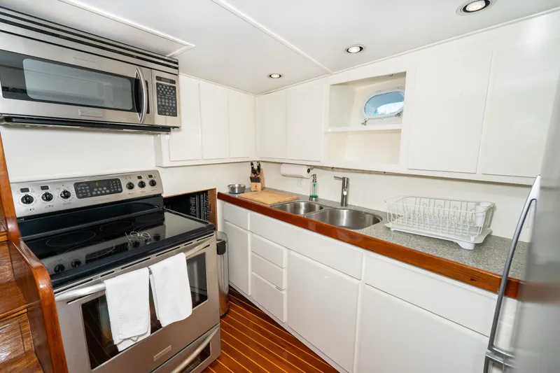 Slide: The Image of Burger 64 Pilothouse Motoryacht 1971 - 52