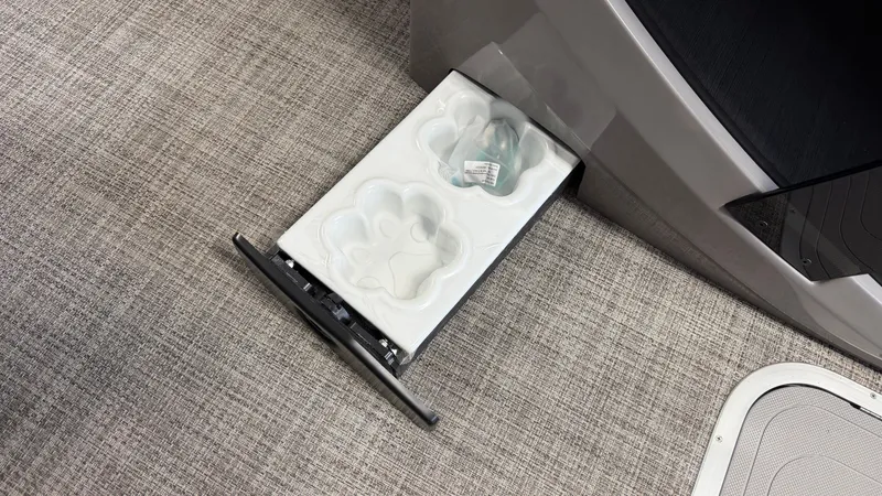 Slide: The Image of A pull-out dog bowl holder is integrated into the floor of the Barletta CABRIO24QC. - 43
