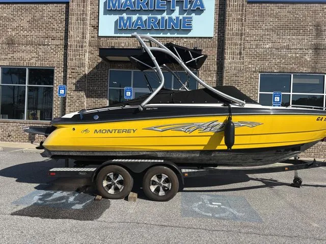 Slide: The Image of Monterey 224 FS BR W/Volvo Penta 4.3L- 220HP Engine And Tra 2012 - 52