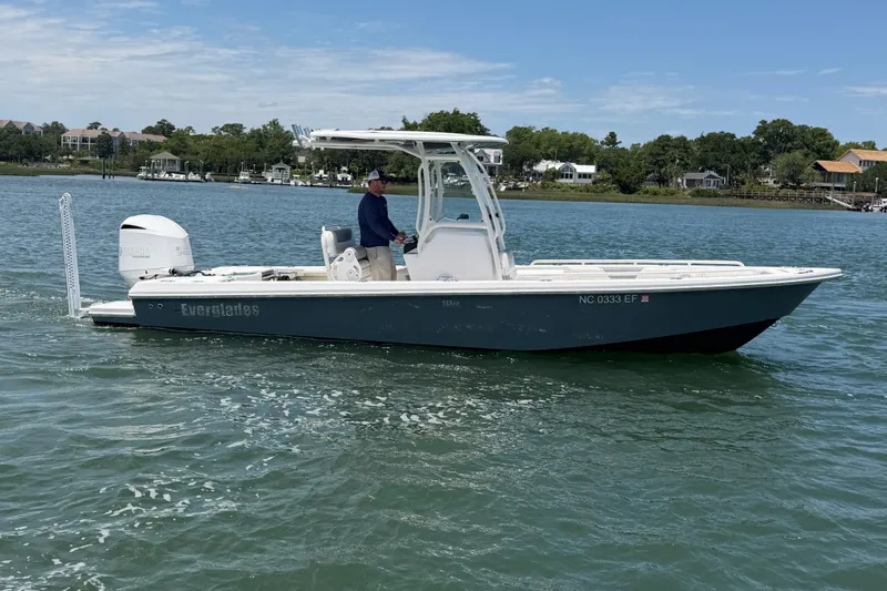 The Image of Everglades 243 Center Console 2017 - 1
