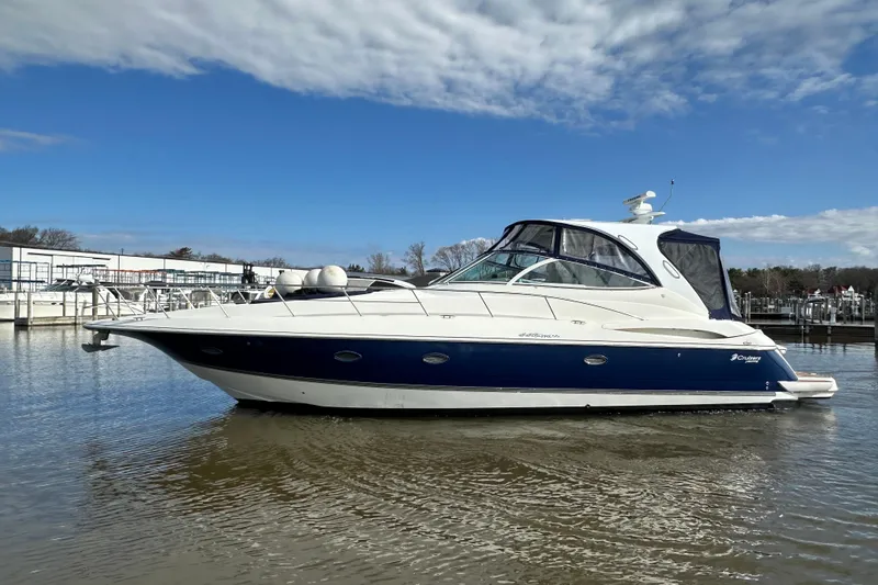 The Image of Cruisers 440 Express 2005 - 7
