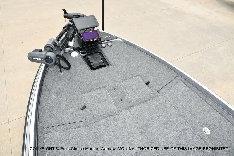 Slide: The Image of 2024 Nitro Z21 XL Pro boat with Lowrance electronics. - 11